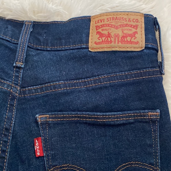 Levi new jeans - Picture 3 of 3